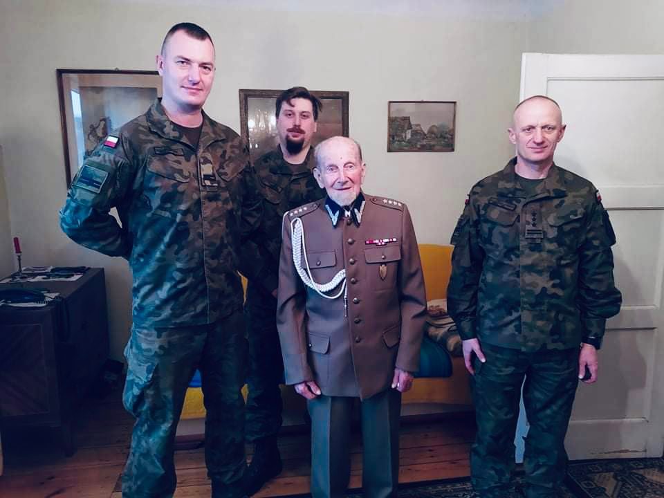 Mikołaje w mundurach