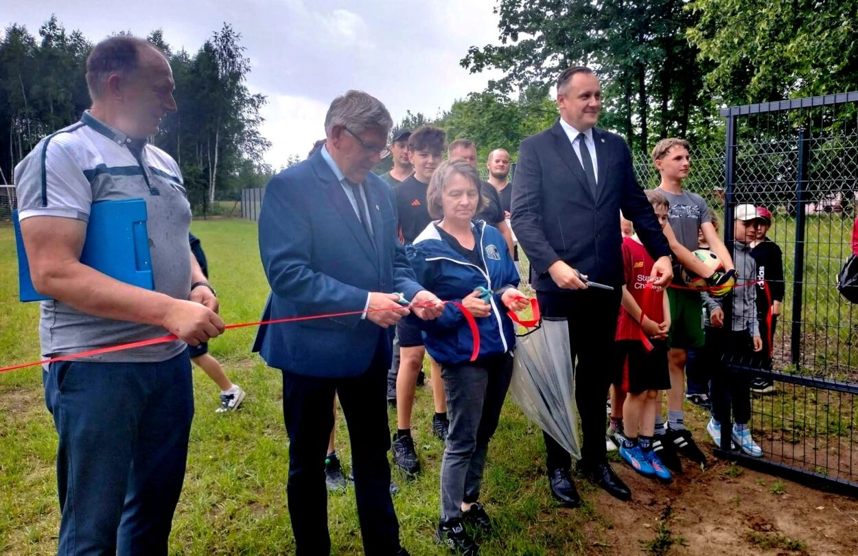 Boisko w Drążdżewie Nowym, nowa przestrzeń dla mieszkańców gminy Jednorożec