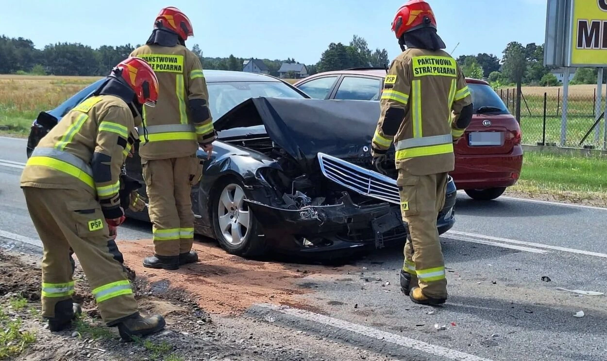 Wypadek trzech samochodów na DK53