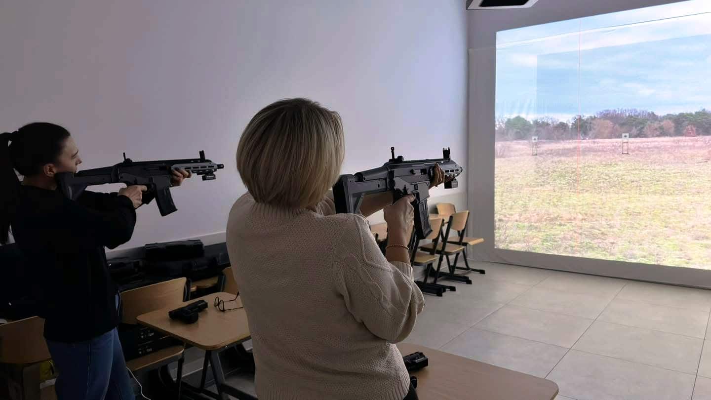 Zajęcia na wirtualnej strzelnicy w Przasnyszu