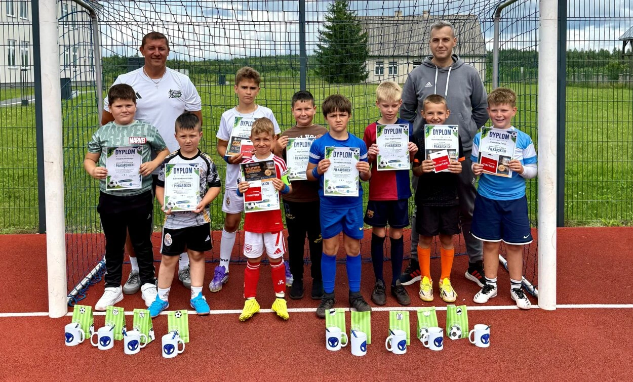 Wakacyjne Zajęcia Piłkarskie w Zdziwóju Nowym z MKS Przasnysz