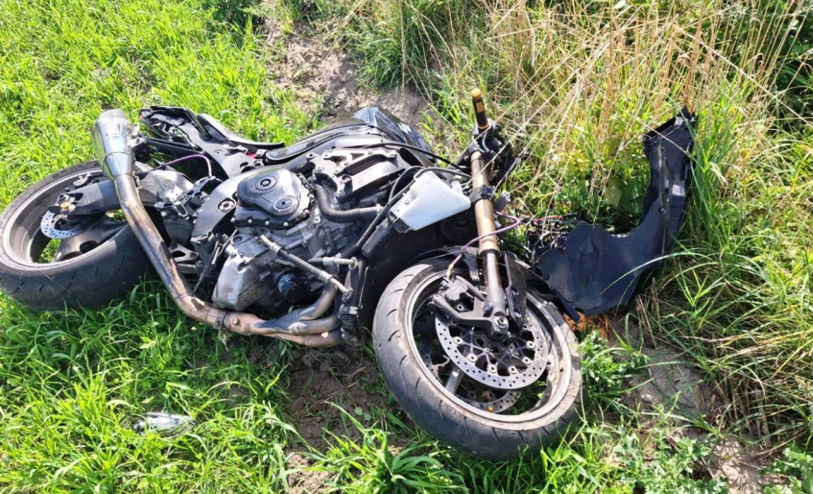 Wypadek motocyklisty i rowerzystki w Krasnem