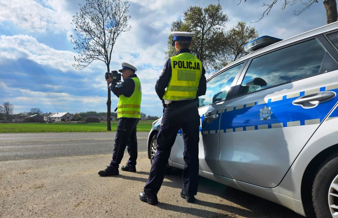 Kierowca Mercedesa z Ciechanowa stracił prawo jazdy za nadmierną prędkość