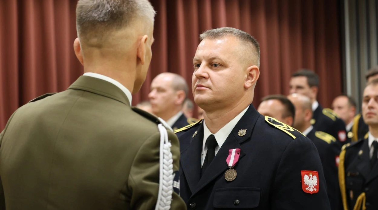 Brązowy Medal za Długoletnią Służbę dla Roberta Chmielewskiego z Przasnysza