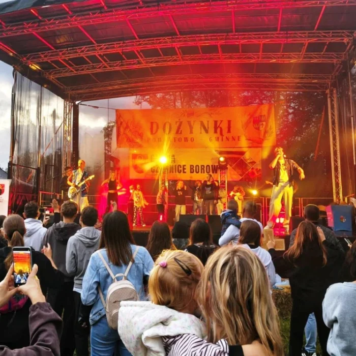 Dożynki w Węgrze: Muzyczne widowisko i lokalne tradycje