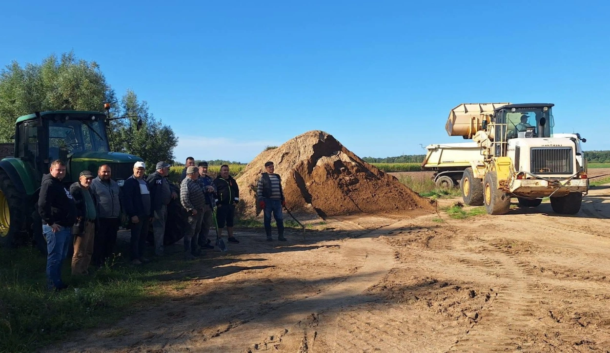 naprawa polnych dróg Lipa