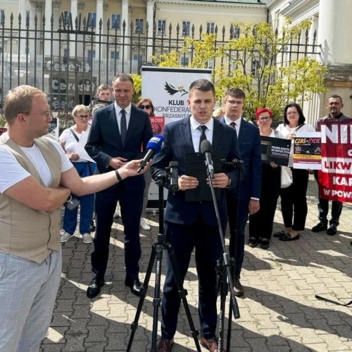 Mieszkańcy Jednorożca domagają się całodobowej karetki