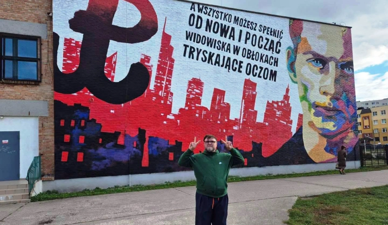 Mural upamiętniający Baczyńskiego we Włocławku