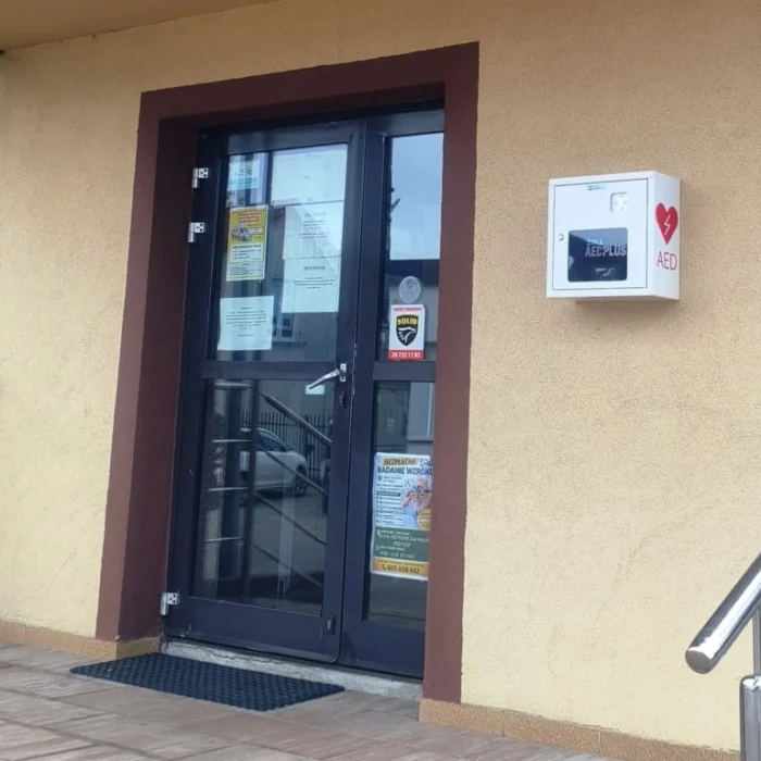 Nowoczesny defibrylator i agregat prądotwórczy w Krzynowłodze Małej