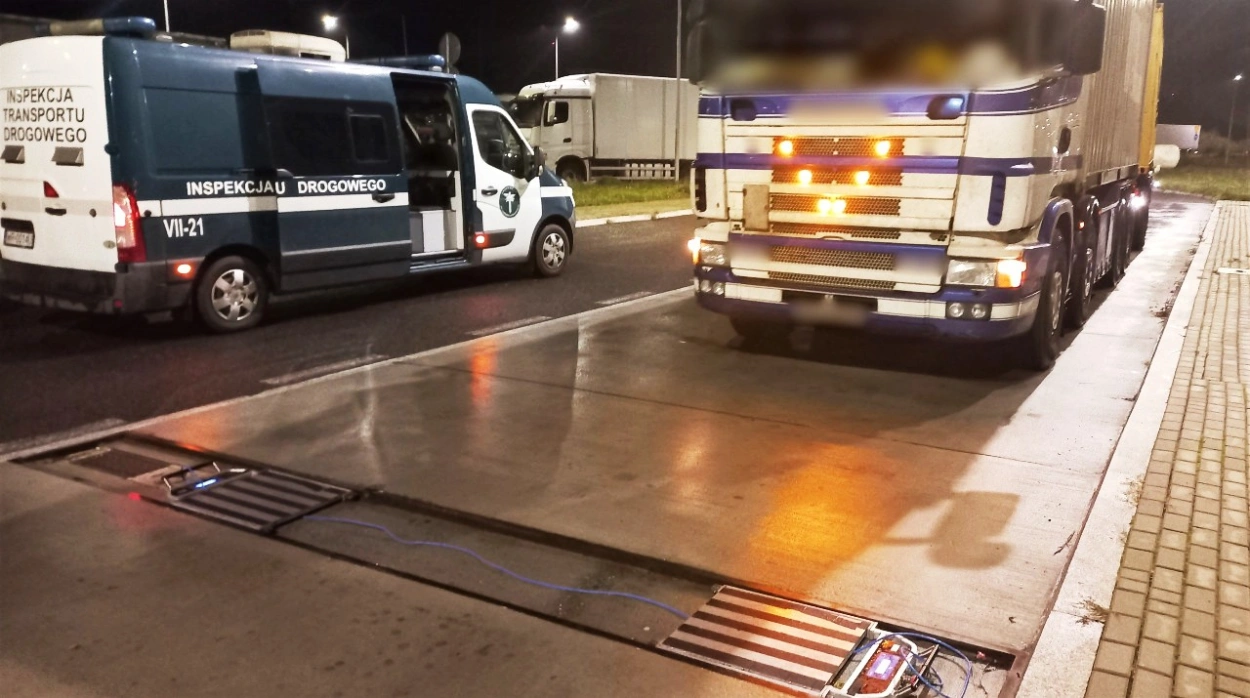 Przeciążone pojazdy na trasie S7 w Mławie
